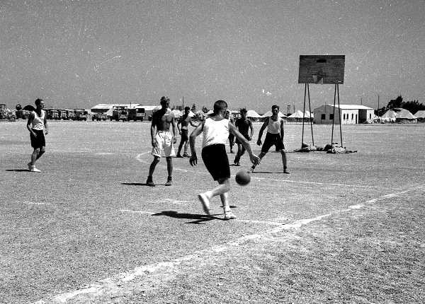 Images/1951 1LF 1950 Looking over  Bitter Lake & Canal731.jpg